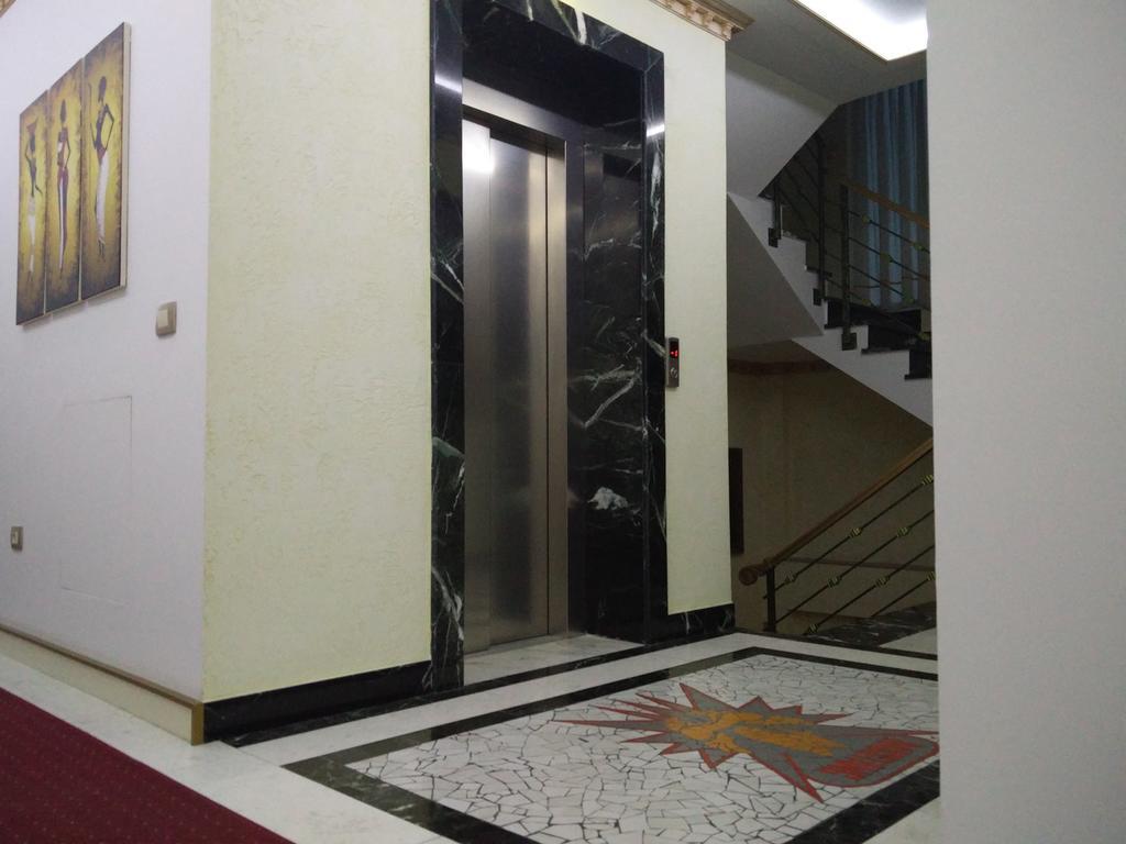 Hotel Mustang Vasqarr Exterior foto