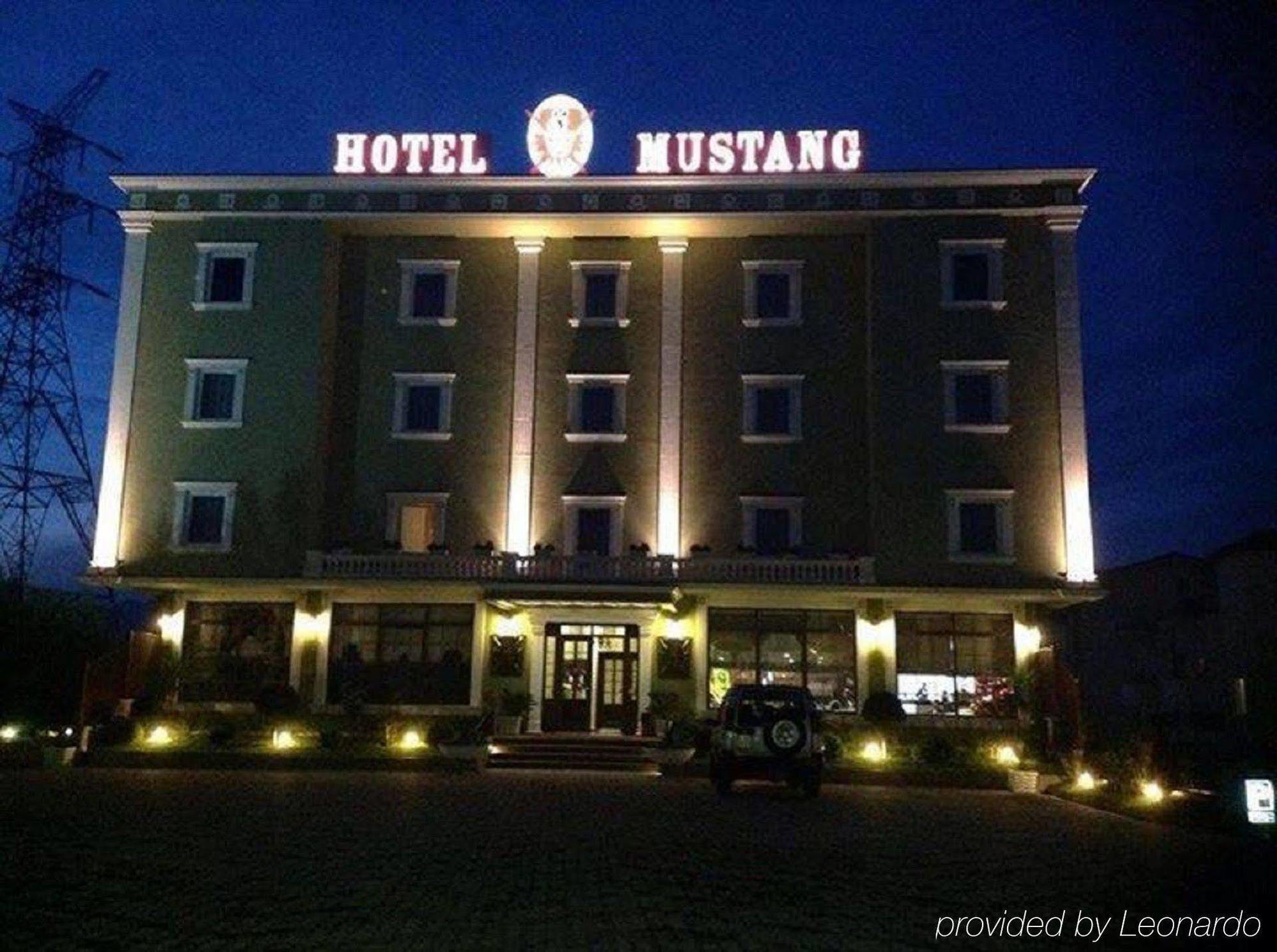 Hotel Mustang Vasqarr Exterior foto