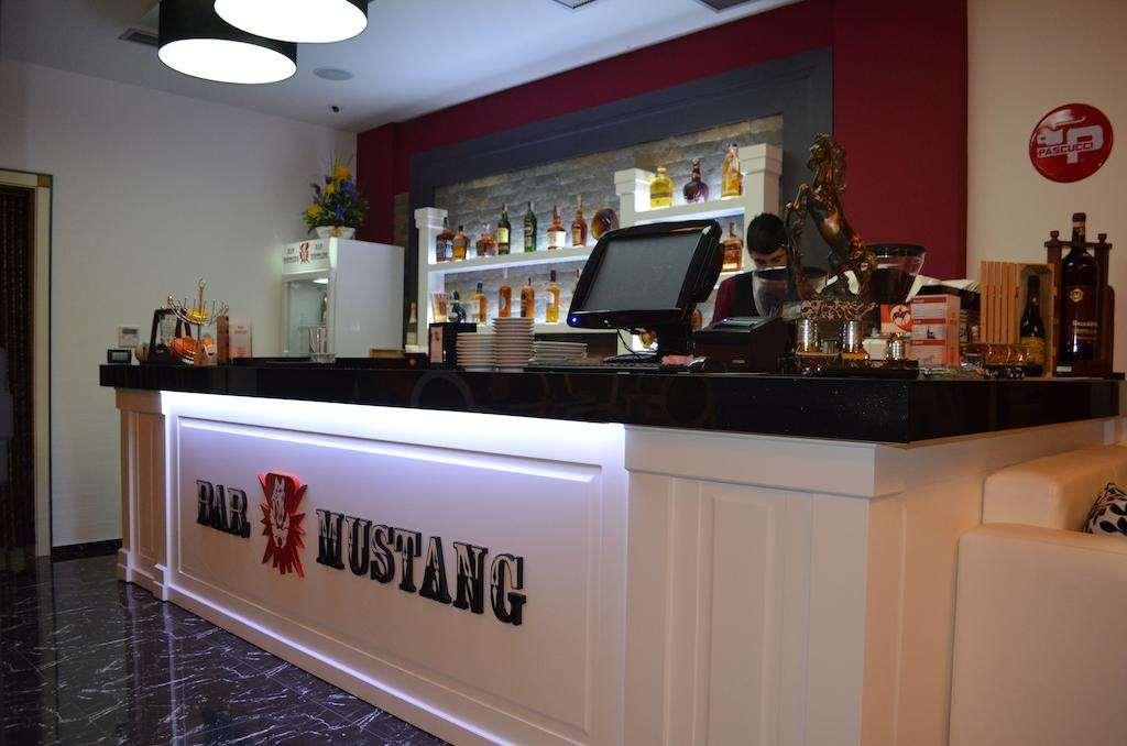 Hotel Mustang Vasqarr Restaurant foto